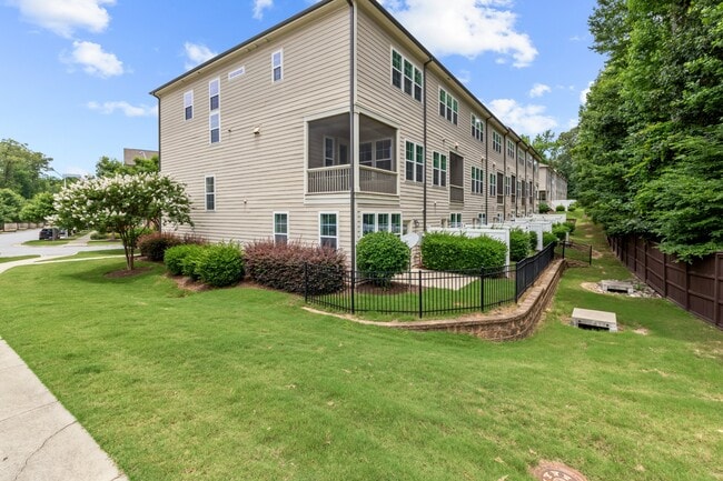 Building Photo - 3102 Rushworth Dr