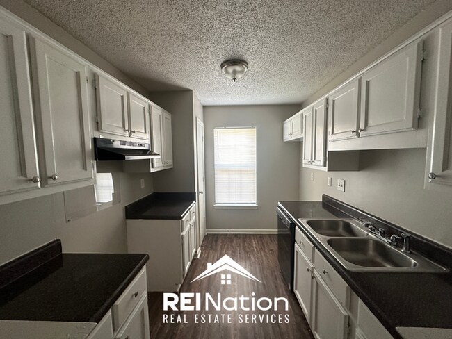 Building Photo - 3BR/2BA Memphis Rental with Vaulted Ceilings, Hardwood Floors & Large Backyard