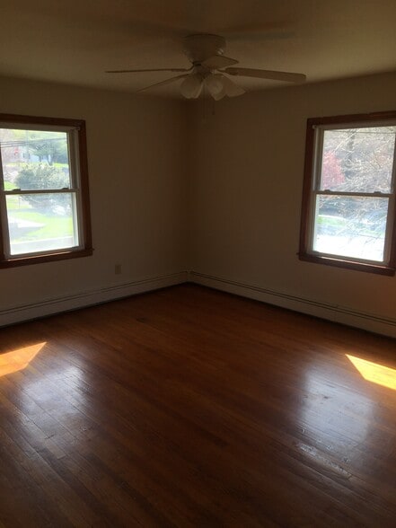 Building Photo - 401 Marlington St
