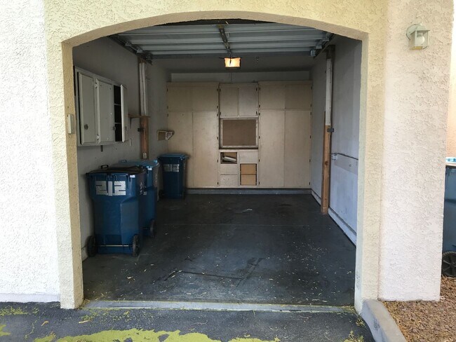 Building Photo - 2 bedroom 2 bathroom Condo