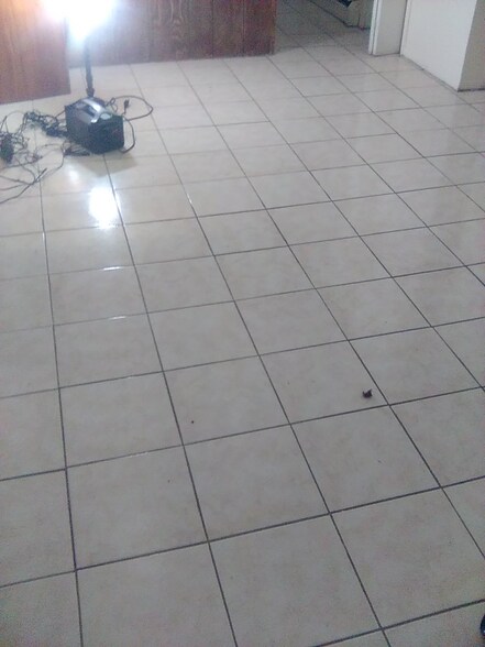 Building Photo - 516 Lincoln Hwy