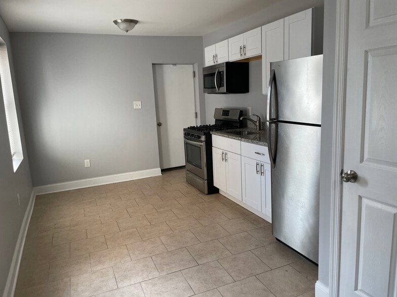 Kitchen - 1116 Homewood Ave