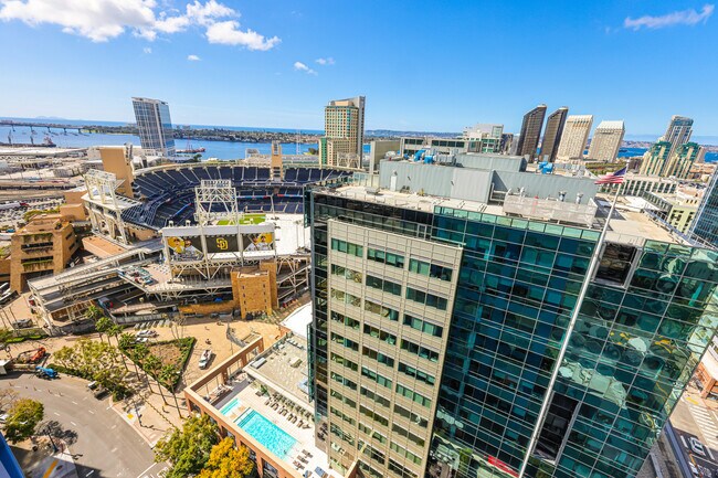 Building Photo - 321 10th Ave