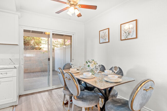 Building Photo - 734 Claraday St