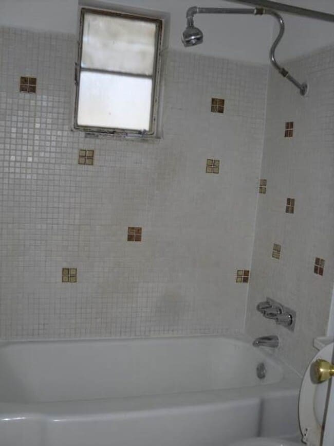 Building Photo - **Charming 2-Bedroom Home in Tempe**