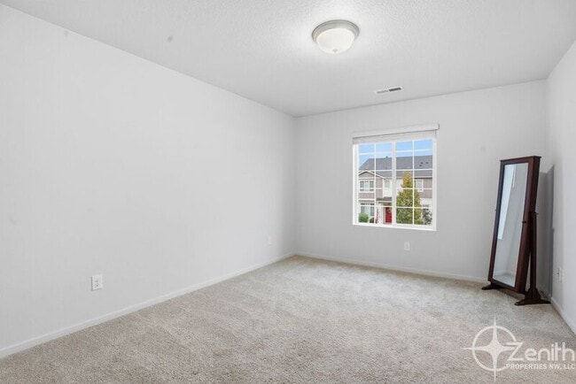 Building Photo - 11726 NE 23rd St