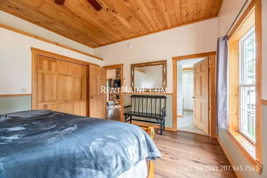 Building Photo - 10 Sand Beach Ln