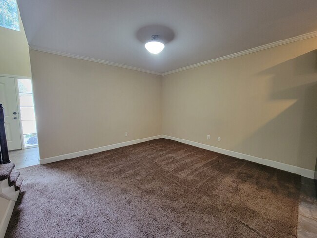 Building Photo - 12304 NW Fox Creek Drive