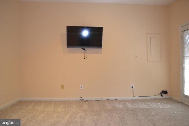 Building Photo - 9443 Van Arsdale Dr