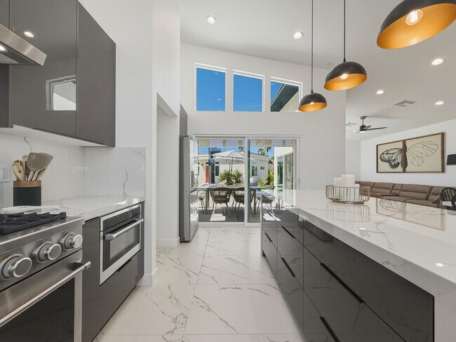 Building Photo - 2197 Jacques Dr