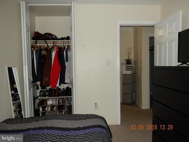 Building Photo - 6054 Old Landing Way