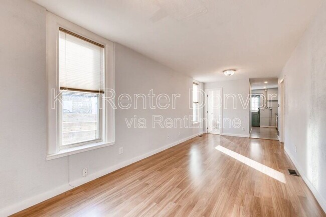 Building Photo - 3341 Lawrence St