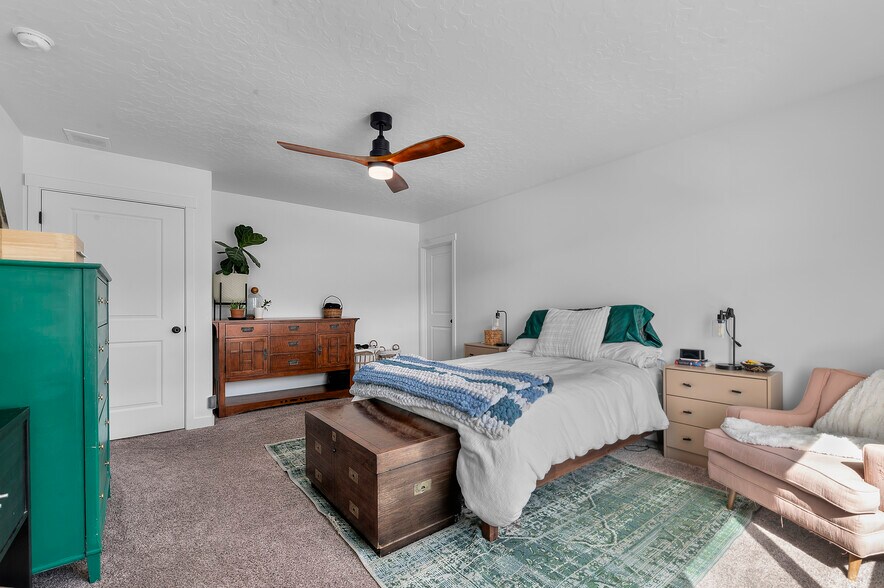 main bedroom - 678 W 1870 S