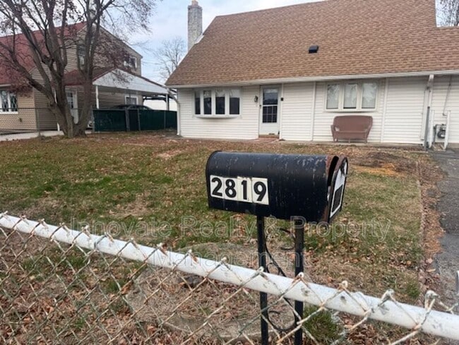 Building Photo - 2819 Comly Rd