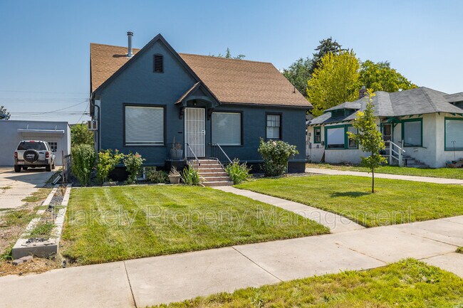Building Photo - 1020 15th Ave S