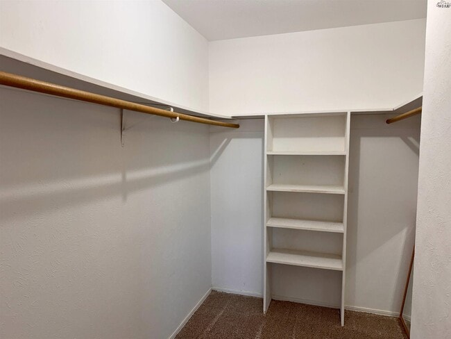 Building Photo - 6960 Parker Ranch Rd