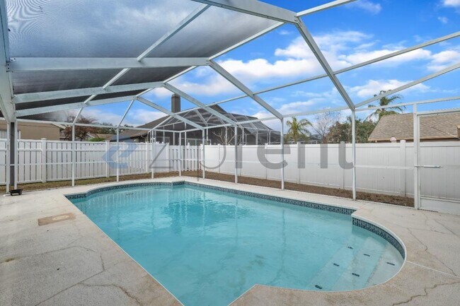 Building Photo - 2012 Dumont Dr