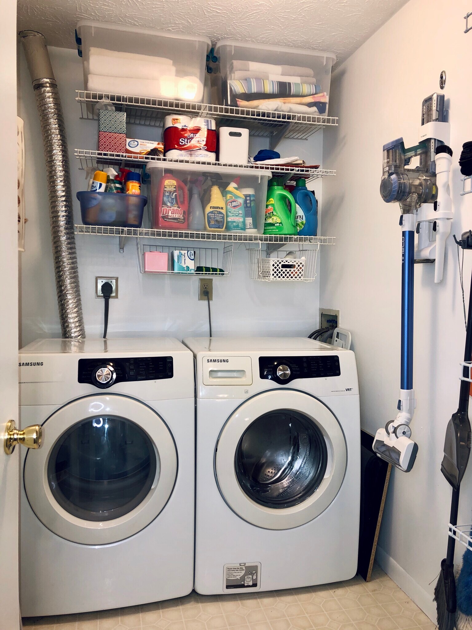 Building Photo - 8859 Eagleview Dr