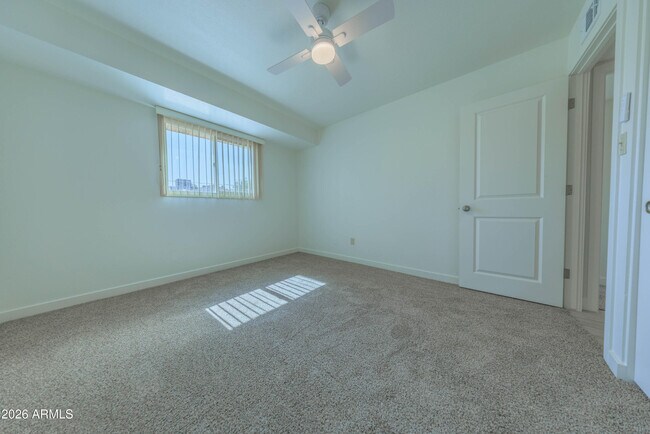 Building Photo - 4558 N 15th Ave