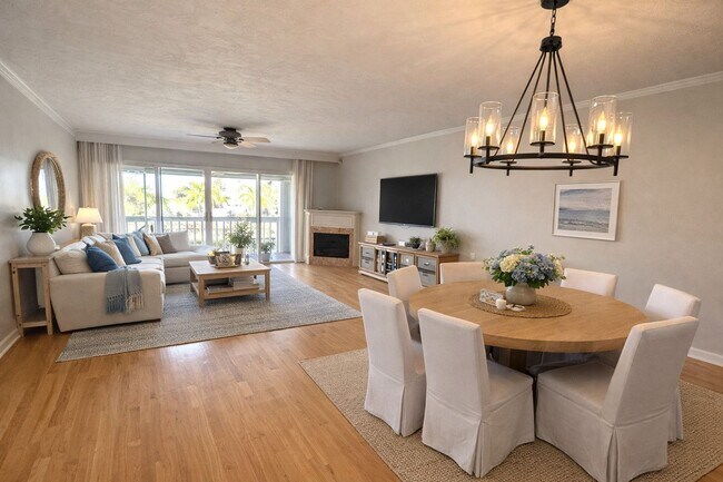 Building Photo - Tierra Verde WATERFRONT Annual Unfurn. 3BR 3BA 2 Car Tandem Garage Townhome & optional slip