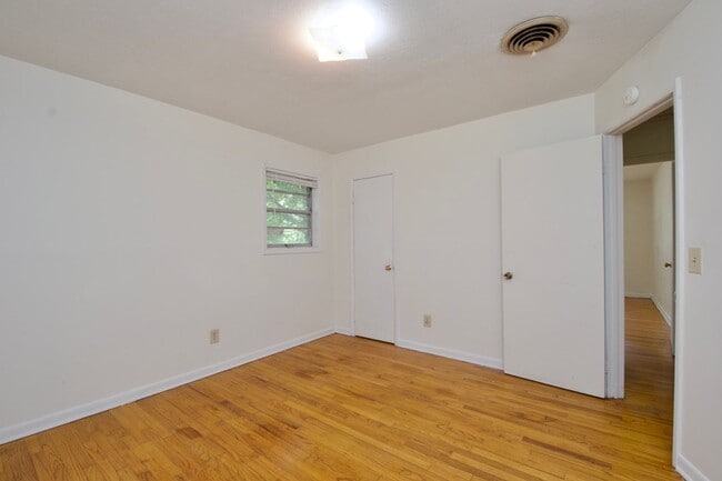 Building Photo - Charming 2BR/1BA in the Heart of Opelika –...