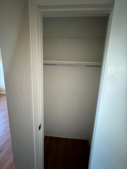 Building Photo - 1227 Dallas Dr