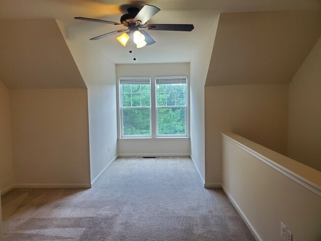 Building Photo - 135 Prado Ln