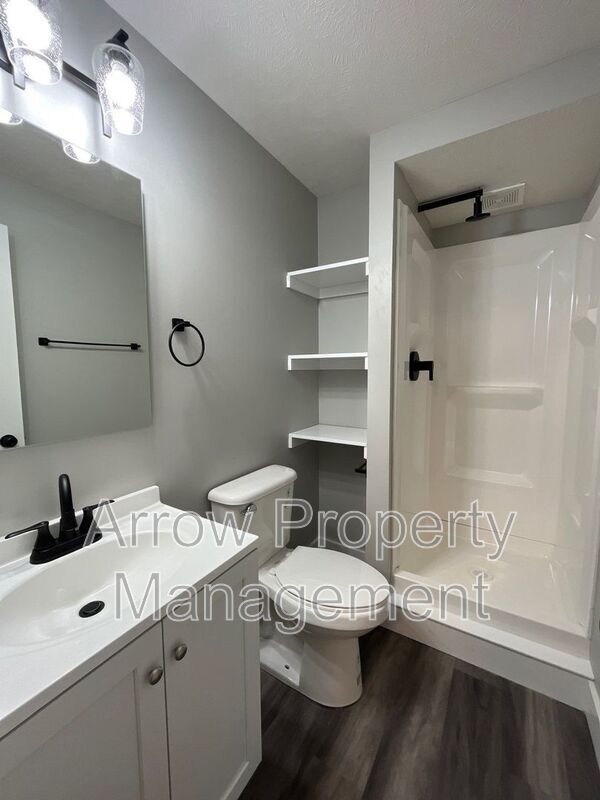 Building Photo - 877 N 26th St