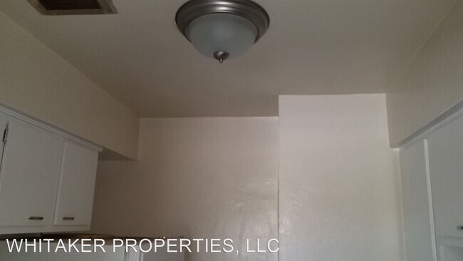Building Photo - 4399 Riverside Dr