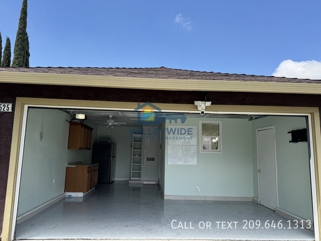Building Photo - 1525 Griffith Pl