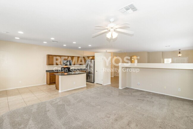 Building Photo - 254 W Seven Seas Dr