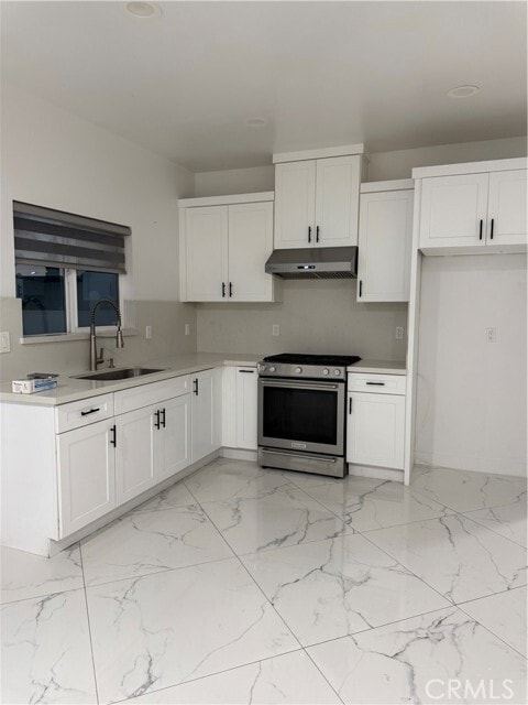 Building Photo - 5678 Oak Pl