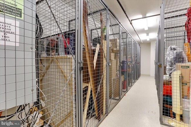 Building Photo - 1021 N Garfield St