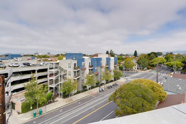 Building Photo - 3960 Adeline St
