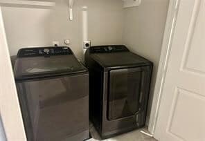 Building Photo - 1315 W 24th St