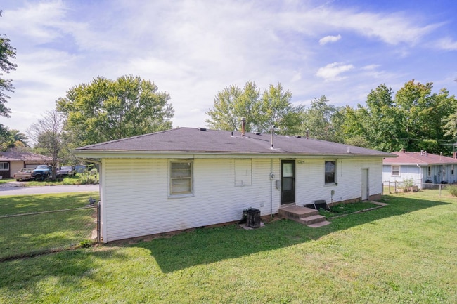 Building Photo - 706 Spruce St