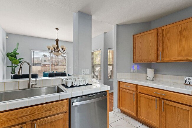 Building Photo - 4301 N 21st St