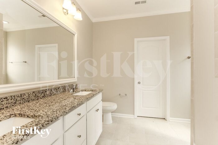 Building Photo - 716 Wood Lily Dr