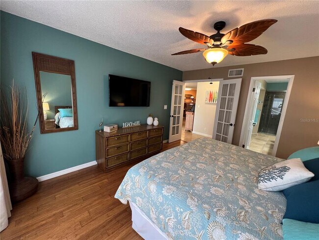 Building Photo - 6100 Bahia Del Mar Cir