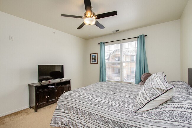 Building Photo - Stylish & Convenient Furnished Condo for Rent