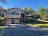 Building Photo - 13 Gay Dr