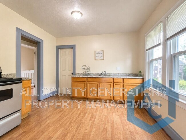 Building Photo - 3571 E 108th St