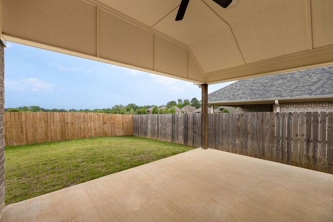 Building Photo - Beautiful 4 bedroom with open concept