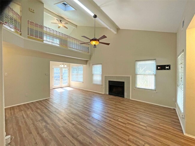 Building Photo - 2315 Claudia June Ave