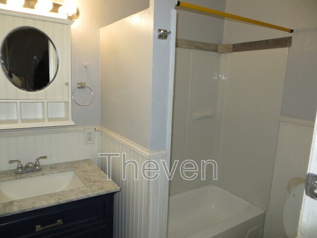 Building Photo - 191 Hampshire St