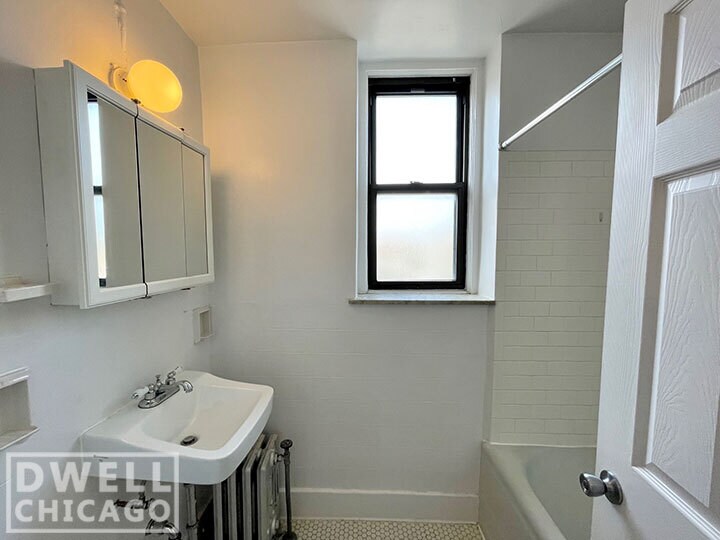 Building Photo - 2779 N Milwaukee Ave