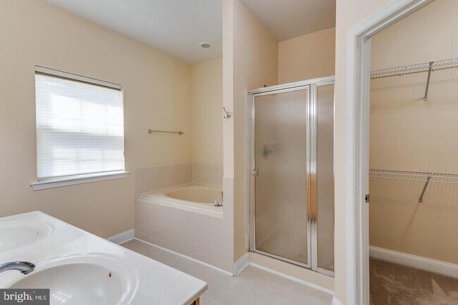 Building Photo - 45921 Altman Ct