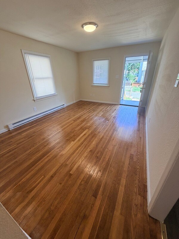 Building Photo - 611 Hazelhurst Ave