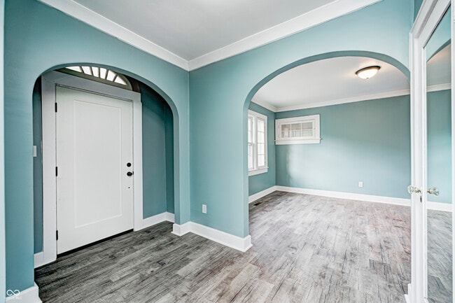 Building Photo - 420 N Irvington Ave