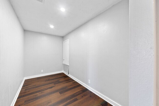 Building Photo - 7703 Sandia Bluff